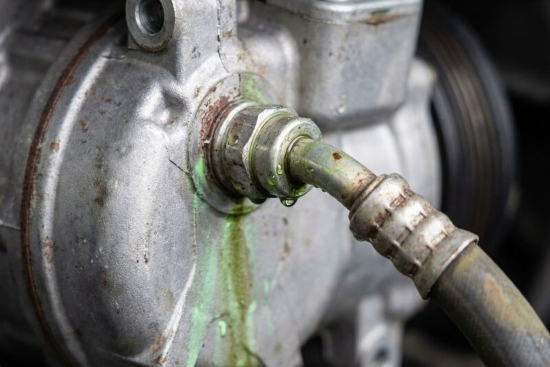 Klimaanlage Druck zu hoch nach dem Nachfüllen: Überladen oder verstopft?