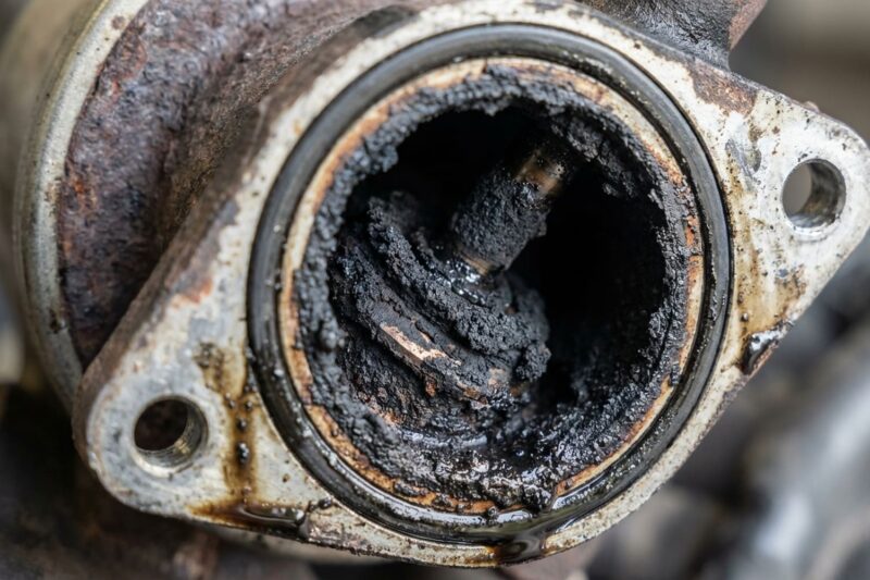 Kann ein verstopftes EGR-Ventil Motorklopfen oder Überhitzung verursachen?