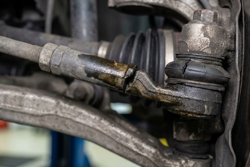 Wie adaptive Scheinwerfer (AFS) funktionieren — und warum sie mit dem Lenkrad mitlenken