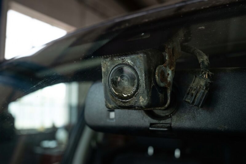 So funktionieren automatische Fernlichtsysteme (AHB) – und warum sie den Gegenverkehr manchmal blenden
