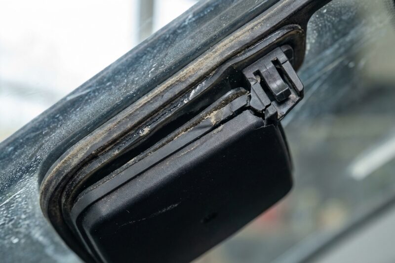 Wie Regensensor-Wischsysteme funktionieren — und warum sie manchmal Probleme machen