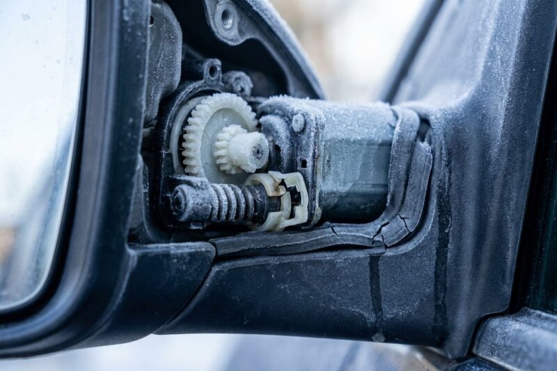 Warum funktionieren elektrische Außenspiegel bei Kälte nicht? Eingefrorener Mechanismus oder elektrisches Problem?