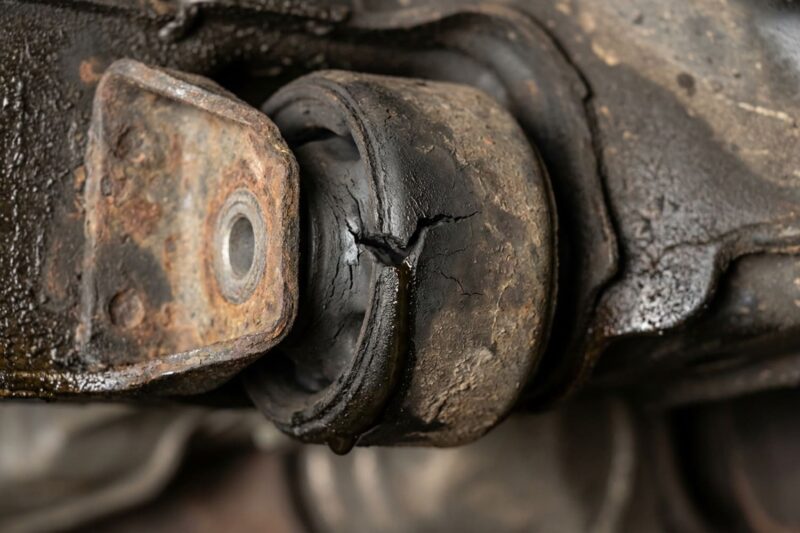 Why Do Rear-Wheel Drive Cars (Like the BMW E60) Make a Clunking Noise from the Rear Axle After Hard Acceleration?