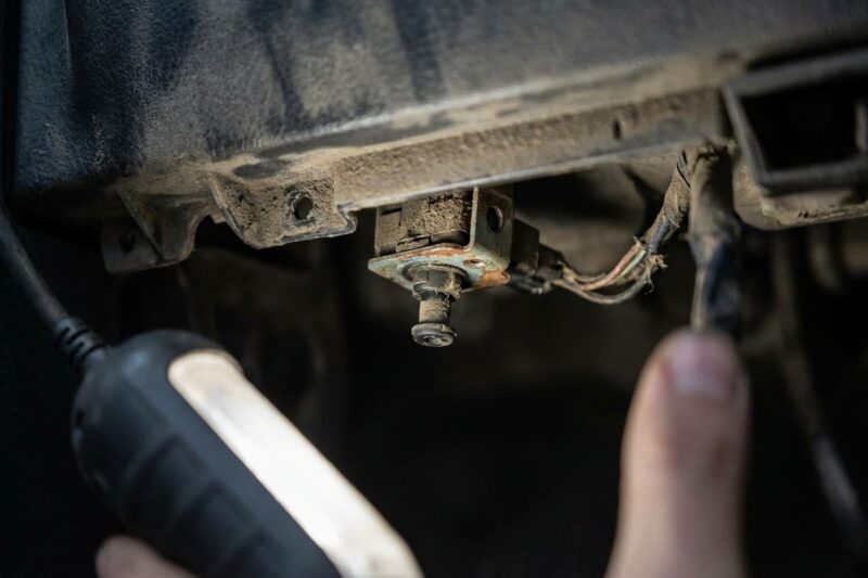 Warum muss bei einigen Toyota- und Honda-Modellen der Startknopf zweimal gedrückt werden, um den Motor zu starten?