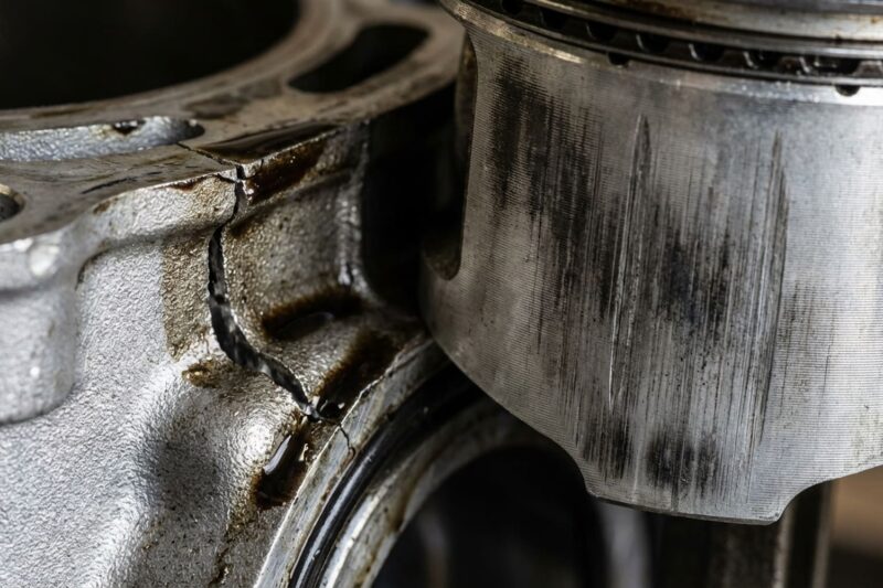 Warum klopft mein Motor im kalten Zustand, aber nicht mehr im warmen?