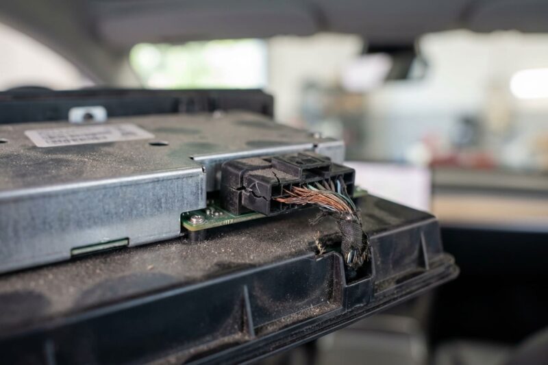 Why Tesla Model 3/Y Have No Physical Adjustment Buttons — And How It Affects Repairs